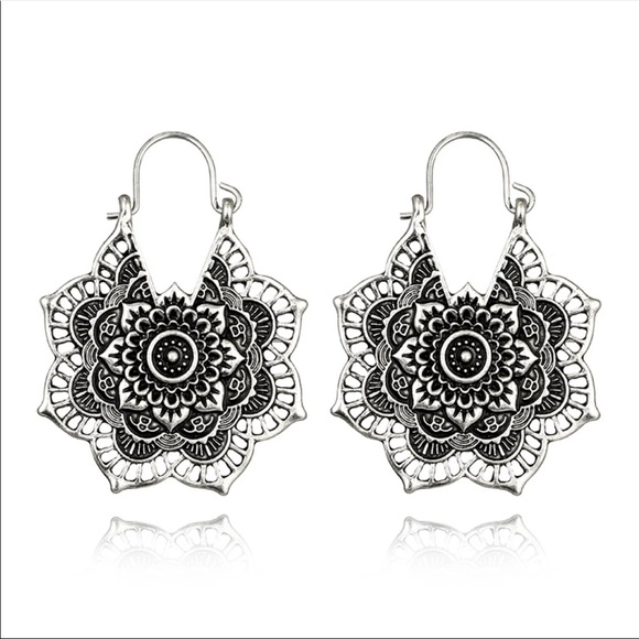 New Vintage Antique Silver Color Lotus Flower Meta - Picture 2 of 3